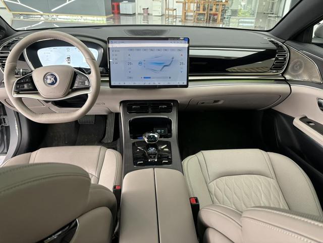 Pre-Owned BYD Han EV 2025 Model 701KM LiDAR Intelligent Driving Version