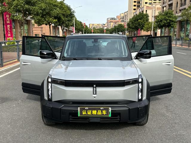 Pre-Owned iCAR 03 2024 Edition Two-Wheel Drive Long-Range Smart Fashion Edition