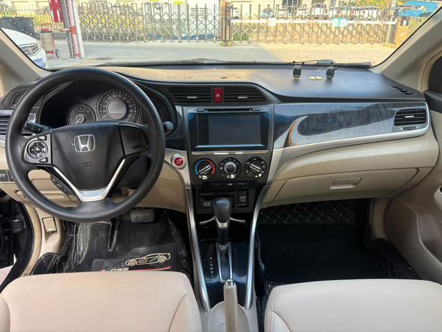 Certificated Used Crider 2013 Model 1.8L Automatic Luxury Edition