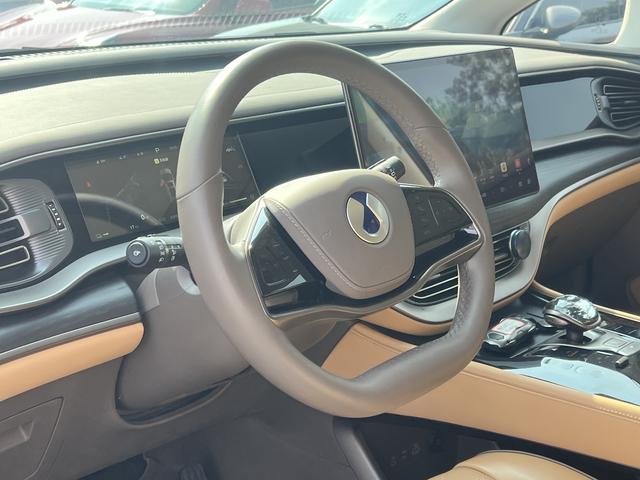 Certificated Used Denza D9 DM 2022 Edition 970 Four-wheel Drive Honor Version