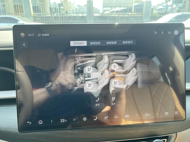 Certificated Used Denza D9 DM 2022 Edition 970 Four-wheel Drive Honor Version