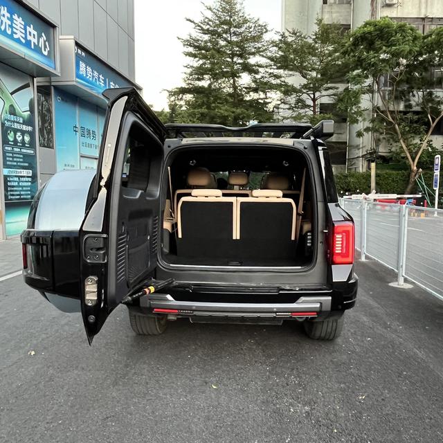 Certificated Used Formula Leopard 8 2025 Brave & Wise Flagship Edition 7-Seater