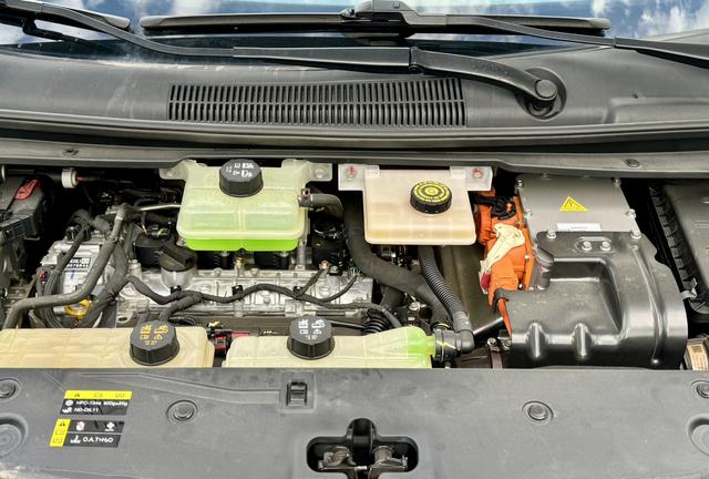 Certificated Used GAC Trumpchi E8 Phev 2024 2.0Atk 150Km Max Version