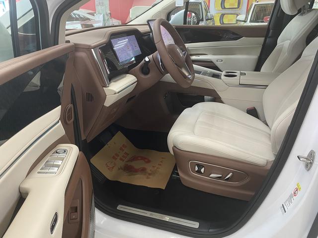 Certificated Used BYD Xia 2025 DM-i 180KM Premium Edition