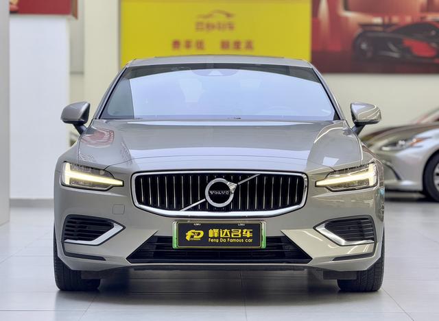 Certificated Used Volvo S60 PHEV 2022 T8 E-Drive Hybrid AWD Inscription Luxury Edition