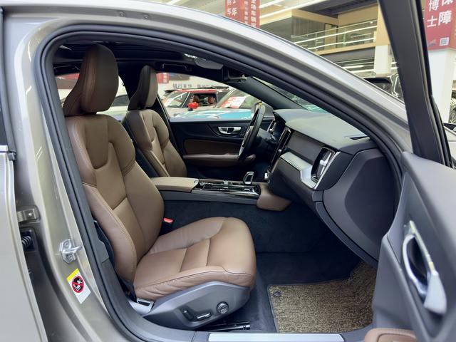 Certificated Used Volvo S60 PHEV 2022 T8 E-Drive Hybrid AWD Inscription Luxury Edition