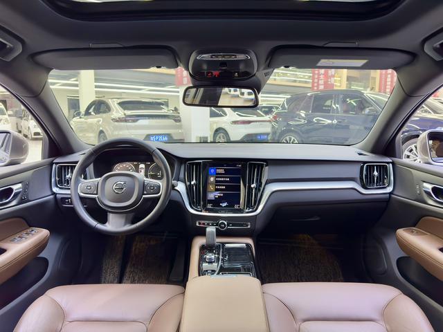 Certificated Used Volvo S60 PHEV 2022 T8 E-Drive Hybrid AWD Inscription Luxury Edition