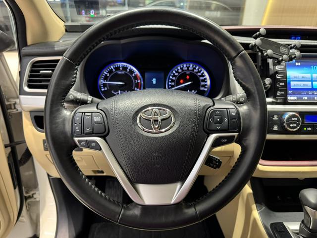 Certificated Used Toyota Highlander 2012款 2.7L Two-Wheel Drive 7-Seat Luxury Edition