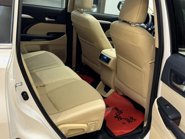 Certificated Used Toyota Highlander 2012款 2.7L Two-Wheel Drive 7-Seat Luxury Edition