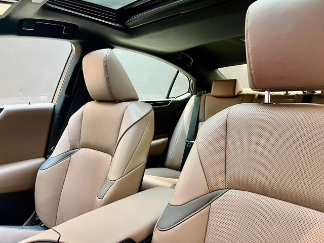 Certificated Used Lexus ES 2022 200 Excellence Edition