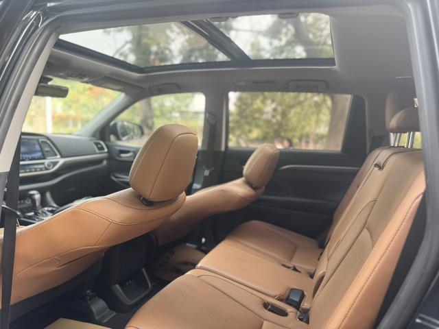 Certificated Used Highlander 2021 Model 2.0T Four-Wheel Drive Knight Edition 7-Seater