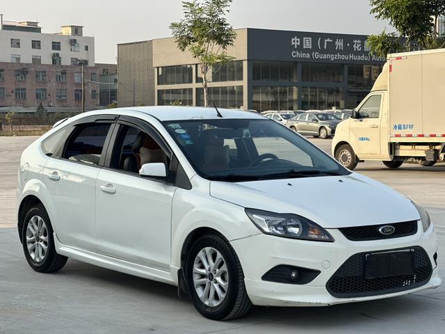 Certificated Used Ford Focus 2013 Model Hatchback Classic 1.8L Automatic Basic