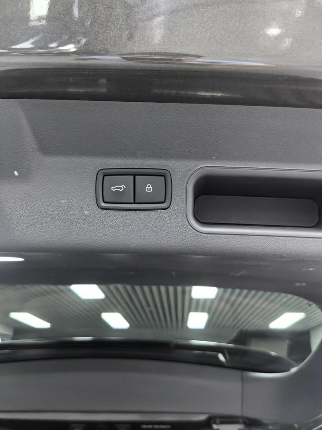 Certificated Pre-Owned Li Auto ONE 2021 Extended Range 6-Seater Edition -u21552936