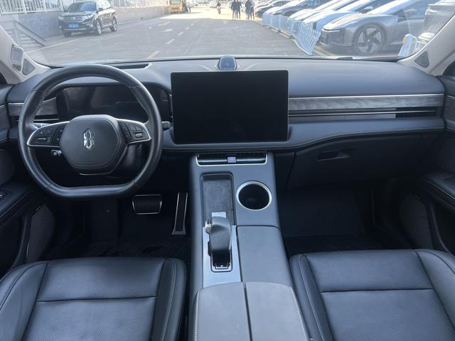 Certificated Pre-Owned Wenjie M5 2022 Extended-Range Four-Wheel Drive Performance Edition -u21714917