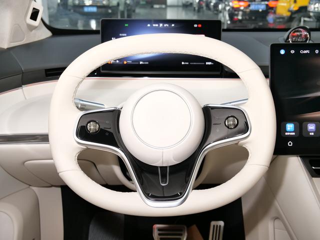 Certificated Pre-Owned Zhijie R7 2024 Extended-Range 37kWh Max Rear-Wheel Drive Version -u21939441