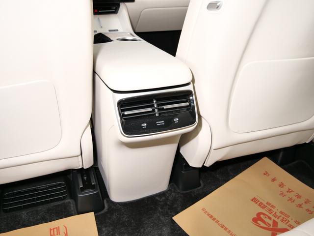 Certificated Pre-Owned Zhijie R7 2024 Extended-Range 37kWh Max Rear-Wheel Drive Version -u21939441