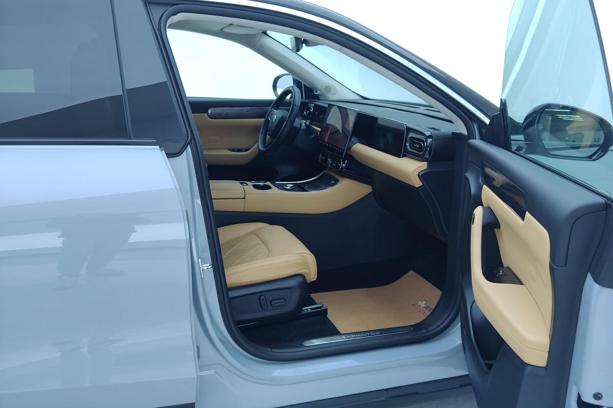 Certificated Pre-Owned Leapmotor C11 2024 Extended-Range 300 Premium Edition -u21898251