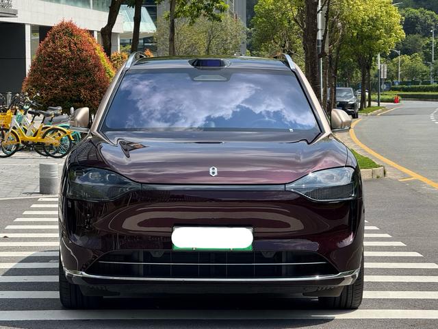 Certificated Pre-Owned Wenjie M9 2025 Extended-Range Ultra Six-Seater Edition -u22016059