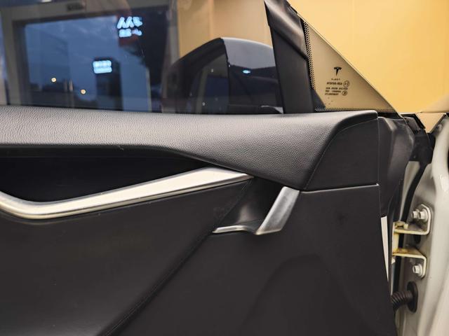 Tesla Model S 2014 Version P85