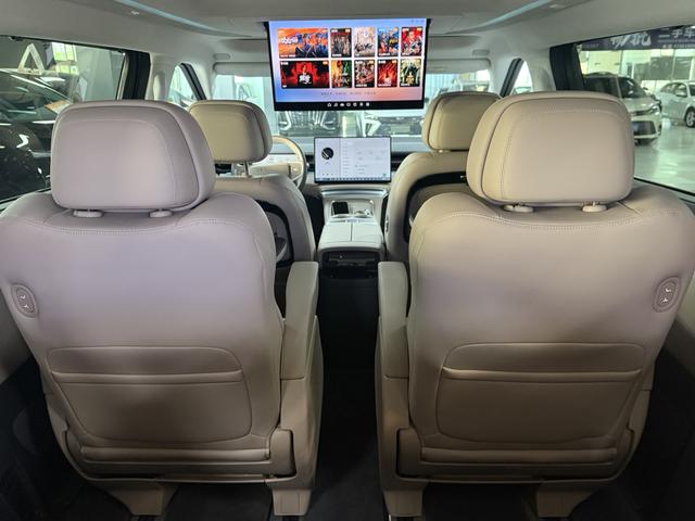 Certificated Pre-Owned XPENG X9 2025 All-Electric 740 Ultra Long Range Max-u21629863