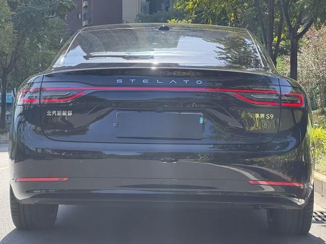 Pre - Owned Voyah S9 2025 Extended - Range Rear - Wheel Drive Ultra