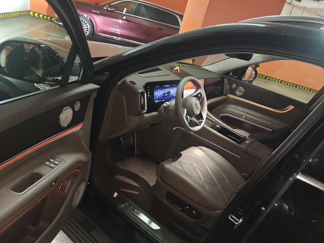 Pre-Owned AITO M9 2025 Extended Range Ultra 6-Seat Edition