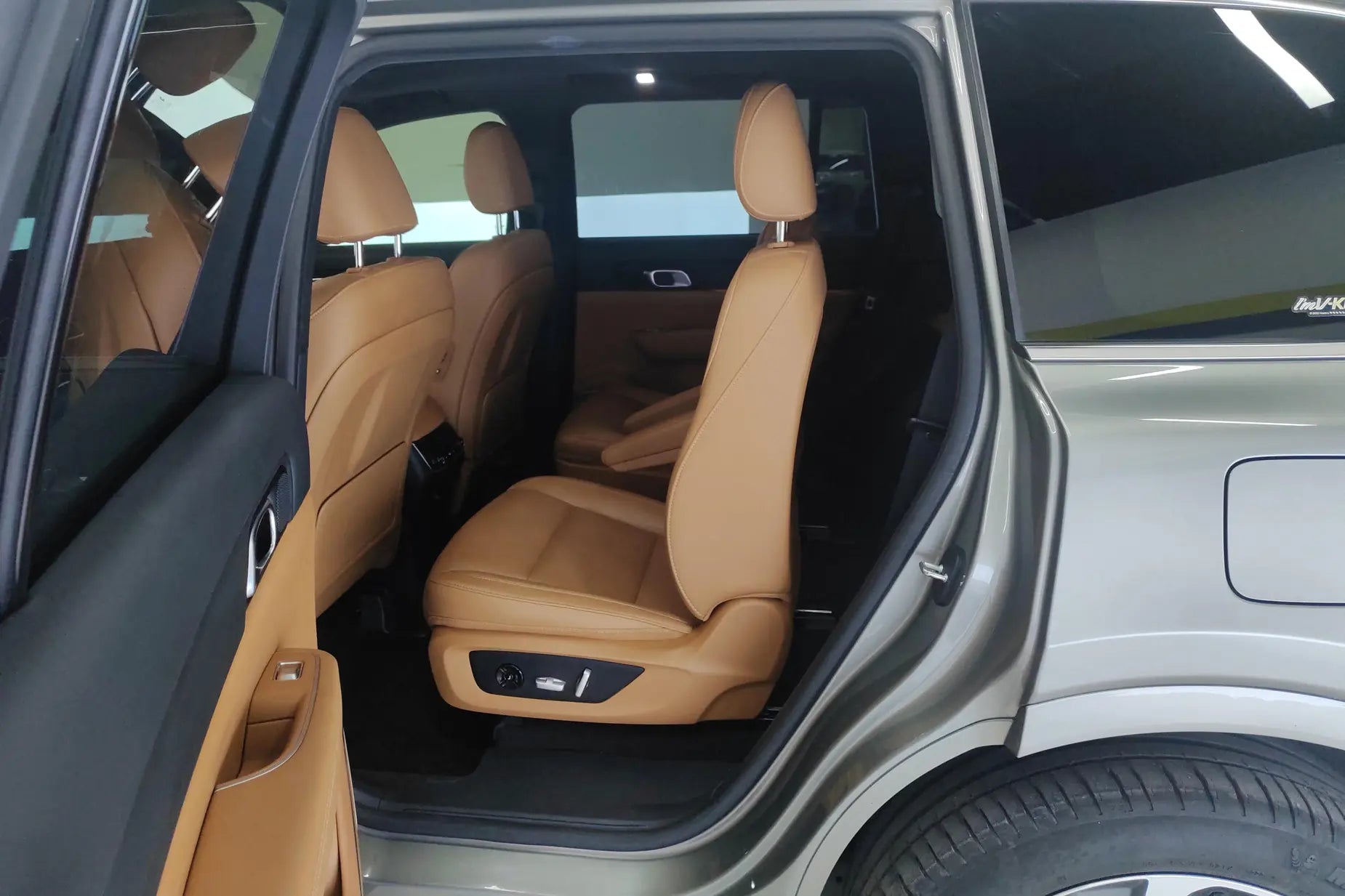 Certificated Pre-Owned Li Auto ONE 2021 Extended-Range 6-Seater Edition -u20461163