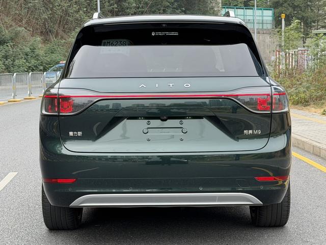 Certificated Pre-Owned Wenjie M9 2024 Extended-Range Max Six-Seater Version -u22034152