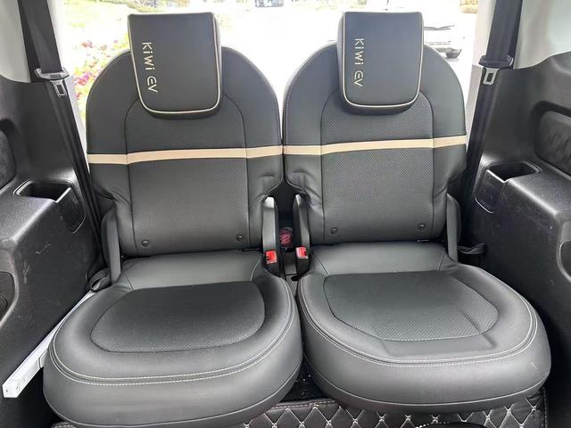 Certificated Pre-Owned Baojun KiWi EV 2021 Artist Lithium Iron Phosphate