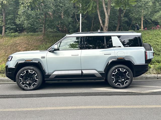 Certificated Pre-Owned Formula Leopard 8 2025 Brave and Wise Flagship Edition 6-Seater -u22097839