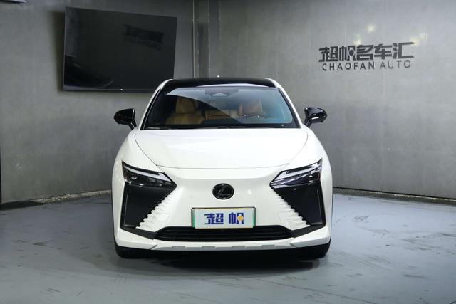 Pre-Owned Lexus RZ 2023 450e DIRECT4 Premium Edition