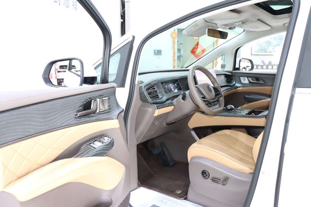 Certificated Pre-Owned Denza D9 DM 2022 970 4WD Flagship Edition -u21631412