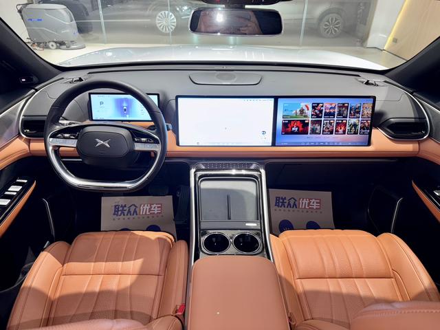 Pre-Owned XPeng G9 2022 Model 702 Pro