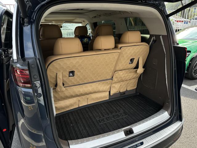 Certificated Pre-Owned Denza D9 DM 2022 970 4WD Flagship Edition -u22079054