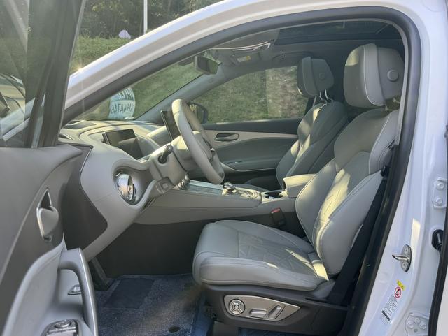 Certificated Pre-Owned Denza N8 DM 2023 4WD Super Hybrid Flagship 7-Seater Edition -u22100973