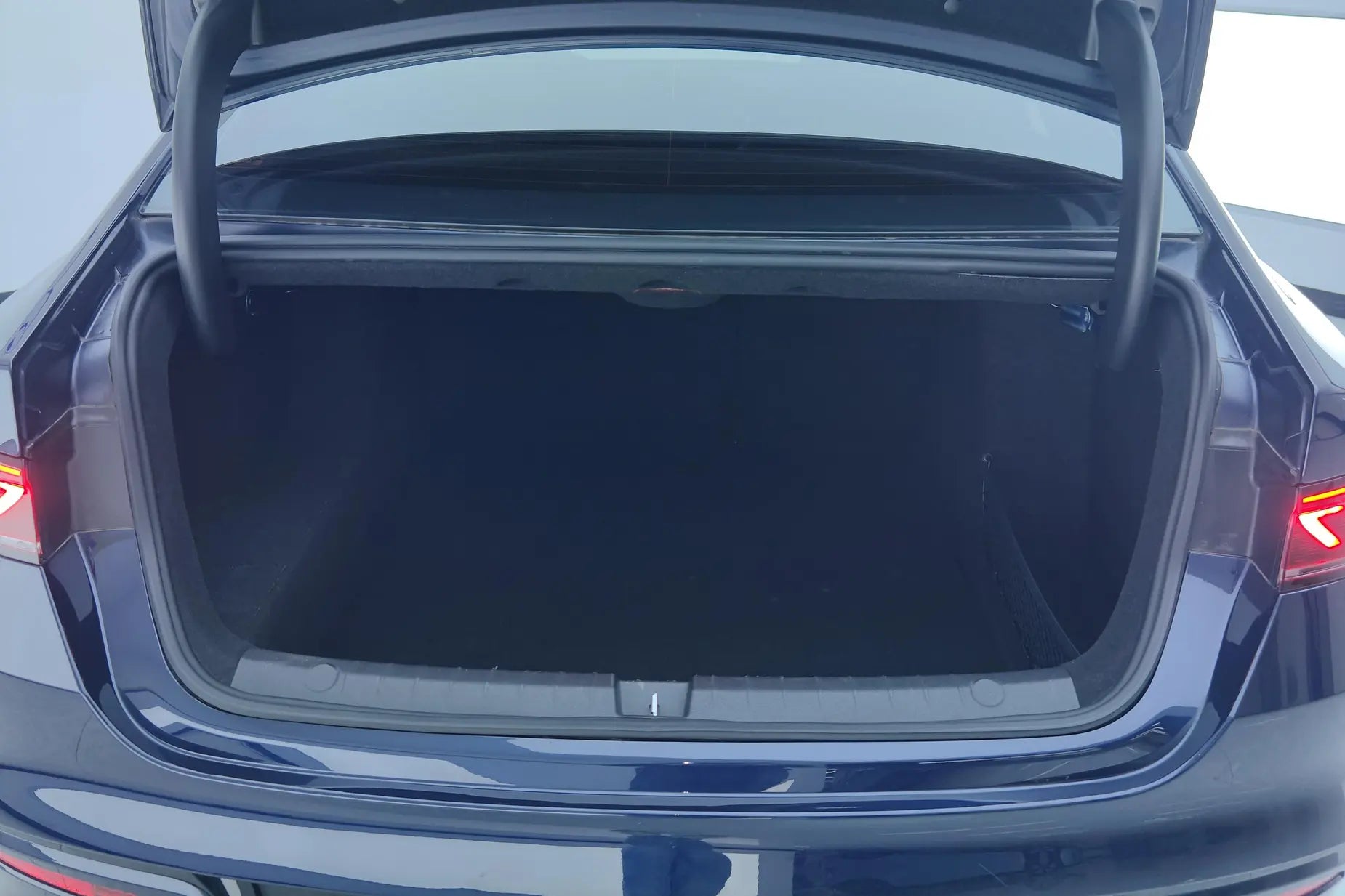 Certificated Pre-Owned BYD Qin PLUS DM 2024 Honor Edition DM-i 55KM Leading Model -u22068229