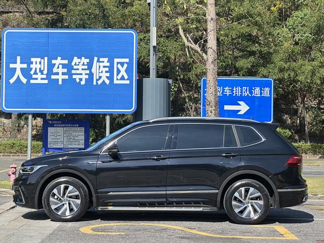 Certificated Pre-Owned Tiguan L PHEV 2023 430PHEV Plug-in Hybrid Premium Edition -u21553694