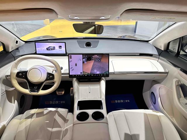 Pre-Owned Zhijie R7 2024 Pure Electric 100kWh Max Rear-Wheel Drive Version