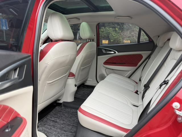 Certificated Pre-Owned Ora Good Cat 2022 Model 400km Standard Range Luxury Version Lithium Iron Phosphate