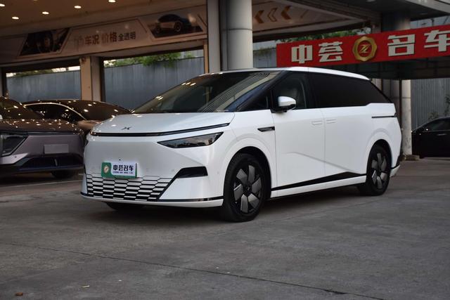 Certificated Pre-Owned XPENG X9 2024 702 Ultra Long Range Max-u21879015